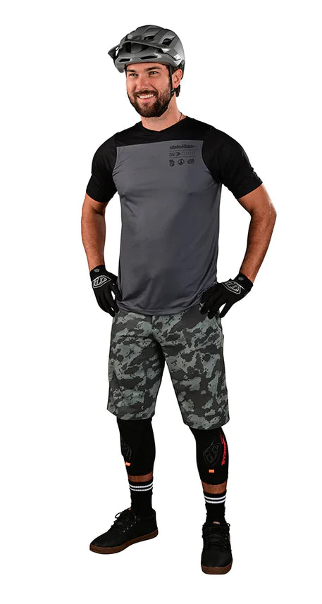 SKYLINE SS 2023 - MONO CHARCOAL