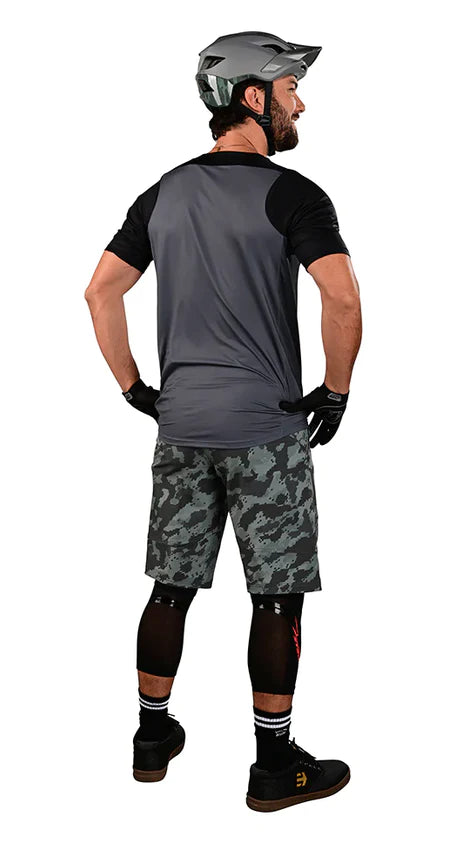 SKYLINE SS 2023 - MONO CHARCOAL